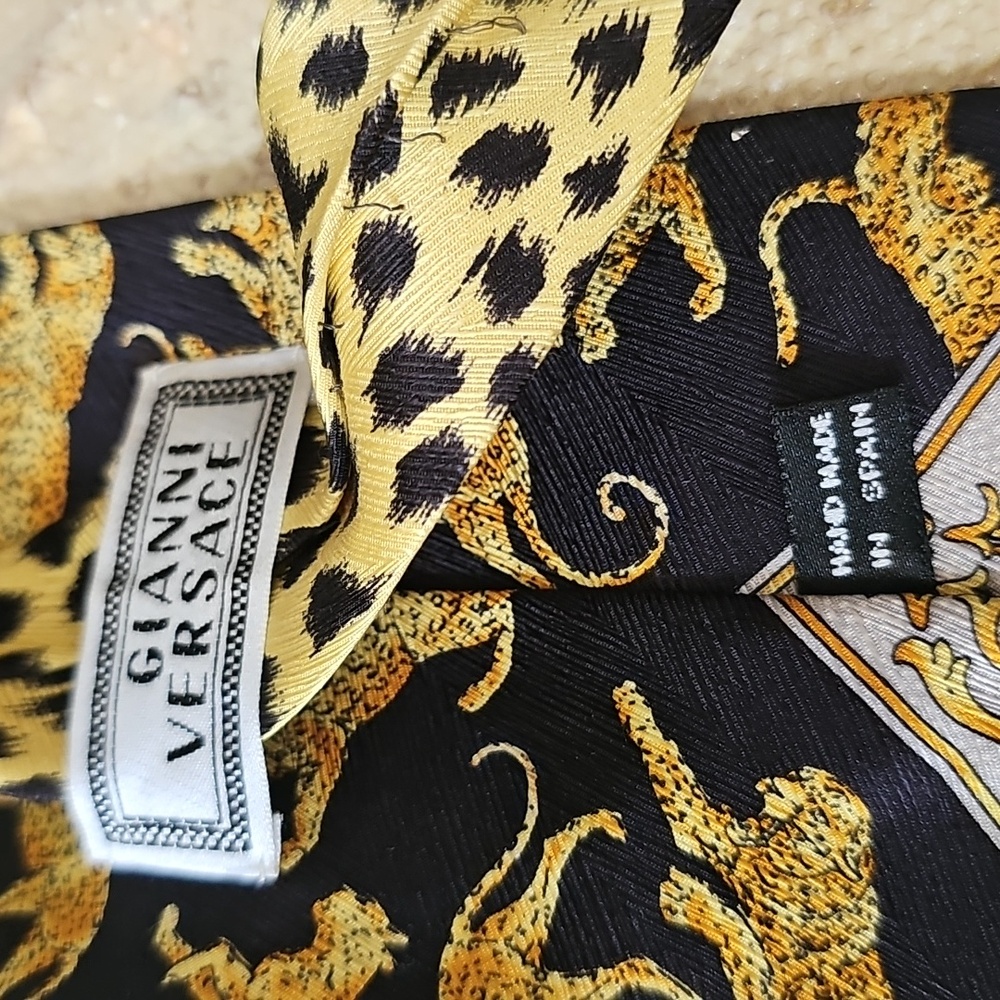 GianniVersace Vintage Black and Gold Leopard Print Tie - Picture 7 of 11
